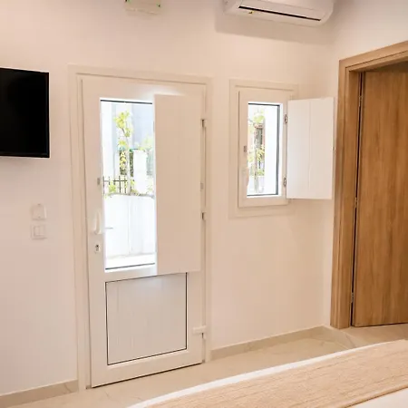 Отель Smart -designed Тира